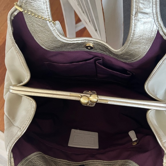 Coach F14379 ivory Ergo shoulder bag - Picture 6 of 16